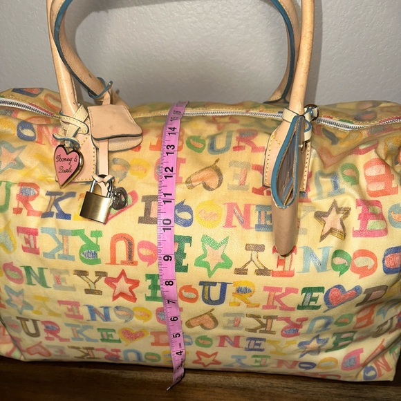 Dooney & Bourke Vintage travel bag. - Picture 3 of 16